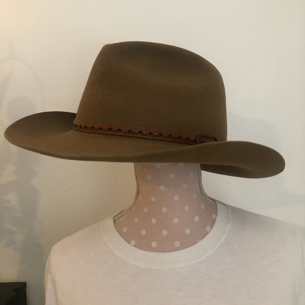 Nice Man’s Hat - Picture 3 of 7